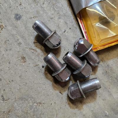 Vintage Chevy Hubcaps & Lug Nuts Lot – Bowtie Center Caps (x3) + Chrome Lug Nuts