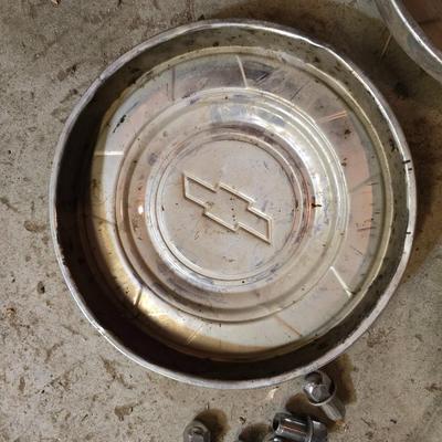 Vintage Chevy Hubcaps & Lug Nuts Lot – Bowtie Center Caps (x3) + Chrome Lug Nuts
