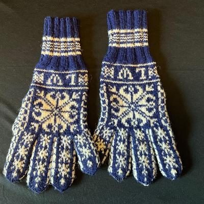 Vintage 1949 Norwegian Knitted Gloves