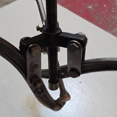 Alltrade 3-Jaw Gear Puller - Automotive Puller