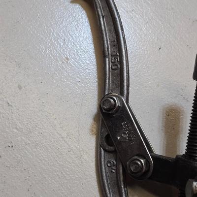 Alltrade 3-Jaw Gear Puller - Automotive Puller