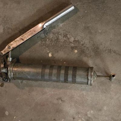 Craftsman Professional 4-Ton Low Profile Floor Jack and grease gun