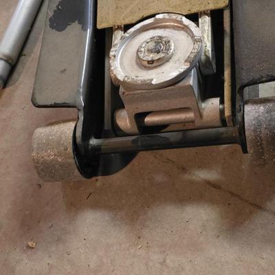 Craftsman Professional 4-Ton Low Profile Floor Jack and grease gun