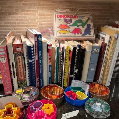 Sale Photo Thumbnail #72: Cookbooks and cookie cutters
