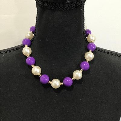 Sale Photo Thumbnail #85: Very nice multi color beaded necklace 
Please see attached photos