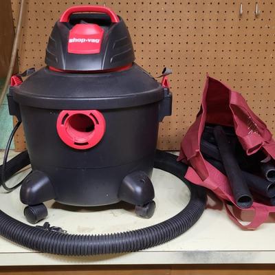 LOT 19B: Red and Black Shop Vac with Accessories Included