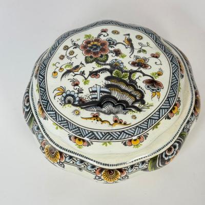 LOT 50F: Delfts Polychrome Trinket Box, Hand Painted Mini Plate & More