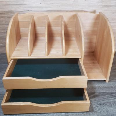 LOT 70F: Desk Top Organization and Lighting