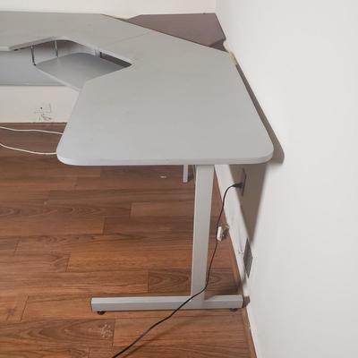 LOT 73M: Corner Desk