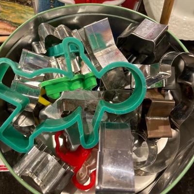 Sale Photo Thumbnail #109: Cookie Cutters, Platters, Plates 

 Plate Holders not included