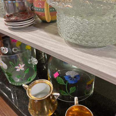 Sale Photo Thumbnail #126: Misc Dishes, teapot and teapot sets, Frankhoma