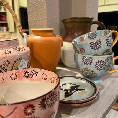 Sale Photo Thumbnail #125: Misc Dishes, teapot and teapot sets, Frankhoma