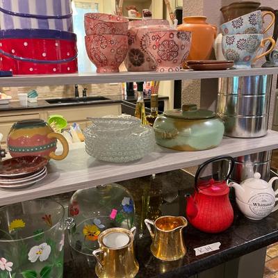 Sale Photo Thumbnail #123: Misc Dishes, teapot and teapot sets, Frankhoma