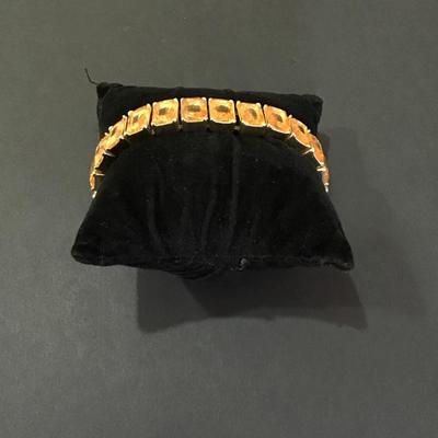 Sale Photo Thumbnail #157: Gold tone fashion stretch bracelet 
Like new 
Please see attached photos