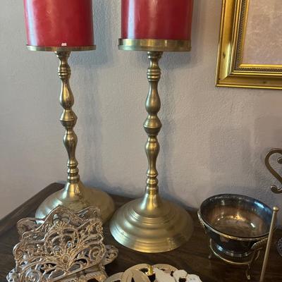 Sale Photo Thumbnail #135: Brass items and more

Cabinet not included
