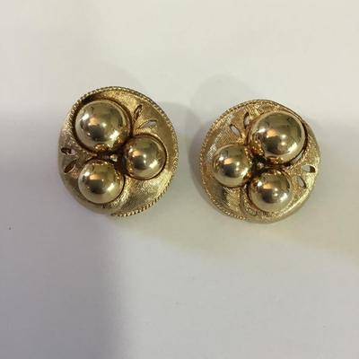Beautiful brushed gold, toned, textured, vintage clip on earrings