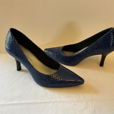 Christian Siriano Blue Heels, size 8