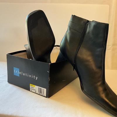 Relativity boots size 10