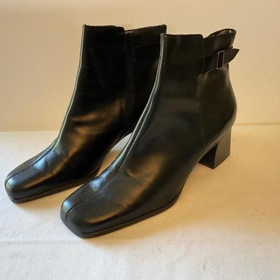 Relativity boots size 10