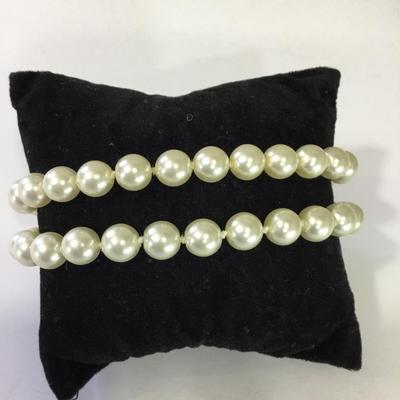 Vintage faux pearl bracelet