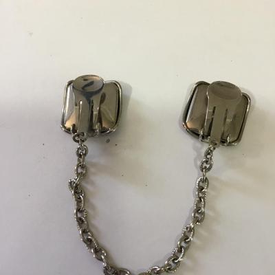 Vintage sweater guard/clip