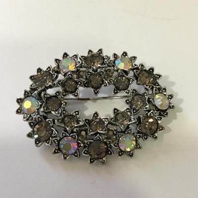Gorgeous, vintage, silver toned aurora, borealis, crystal brooch
