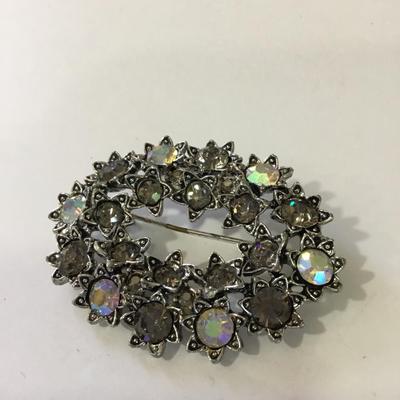 Gorgeous, vintage, silver toned aurora, borealis, crystal brooch