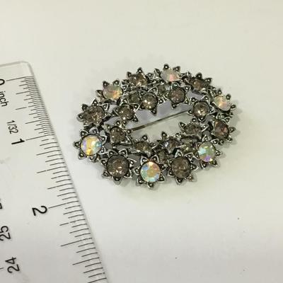 Gorgeous, vintage, silver toned aurora, borealis, crystal brooch