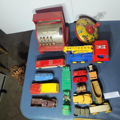 Lot of Vintage Toys Tom Thumb Toy Cash Register , Tootsietoy truck
