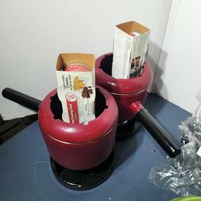 Lot of 5 Vintage Yellow Green Red Fondue Pots, Cuisinart Electric Fondue Pot