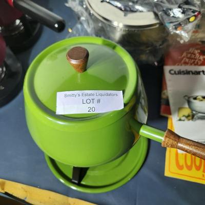Lot of 5 Vintage Yellow Green Red Fondue Pots, Cuisinart Electric Fondue Pot