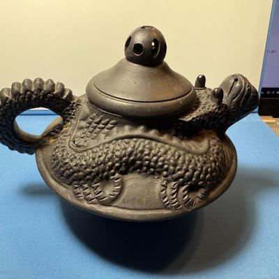 VINTAGE DRAGON HAND MADE IN YIXING CHINA CLAY TEAPOT WITH LID AS PICTURED. (SMALL CHIP ON THE INNER LID AS PIC'D).