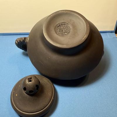 VINTAGE DRAGON HAND MADE IN YIXING CHINA CLAY TEAPOT WITH LID AS PICTURED. (SMALL CHIP ON THE INNER LID AS PIC'D).