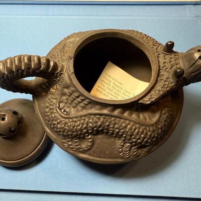 VINTAGE DRAGON HAND MADE IN YIXING CHINA CLAY TEAPOT WITH LID AS PICTURED. (SMALL CHIP ON THE INNER LID AS PIC'D).