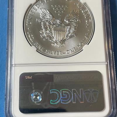 NGC CERTIFIED 2011 MS69 GRADED SILVER EAGLE DOLLAR 25TH ANNIVERSARY EDITION .999 SILVER AS PICTURED. (COIN #193).