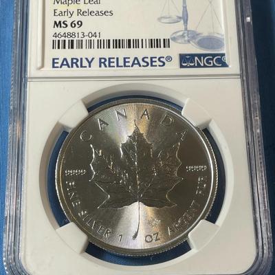 NGC CERTIFIED CANADA 2018 MS69 GRADED MAPLE LEAF 1-OUNCE .999 SILVER ROUND AS PICTURED. (COIN #041).