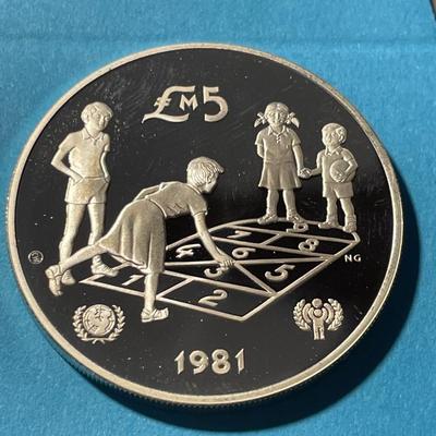 1981 Malta UNICEF Lira Maltese 5LM Silver Proof Commemorative Coin as Pictured.