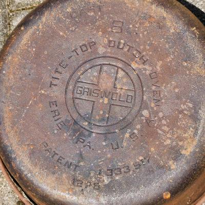 Griswold Cast Iron Tite-Top Dutch Over 8