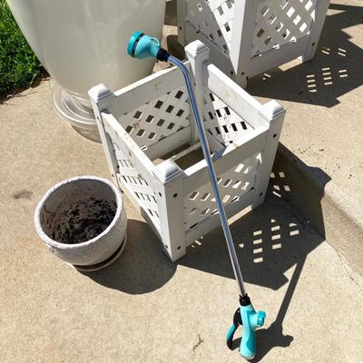 LOT 292: Lawn / Garden Planters and More