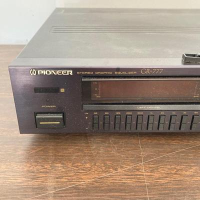 LOT 295: Pioneer Graphic Equalizer Model GR-777