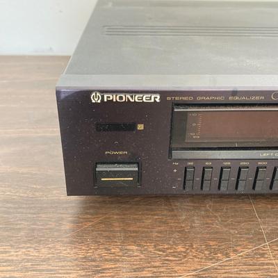 LOT 295: Pioneer Graphic Equalizer Model GR-777