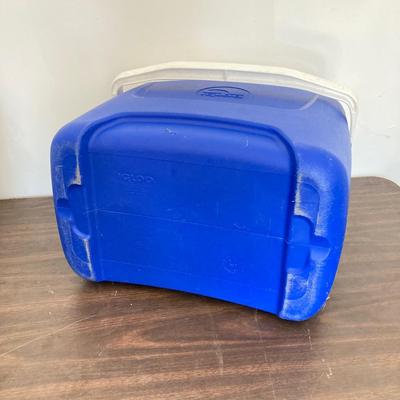 LOT 52: Igloo Island Breeze Cooler, Three Lanterns, Storage Tote with Garden Tools and More