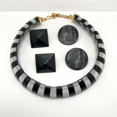 LOT 59: Gorgeous Black and White Choker Necklace with Collection of Earrings