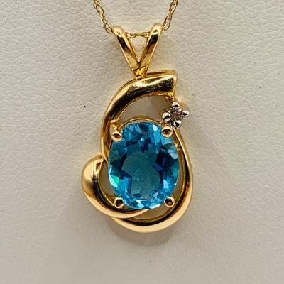 LOT 70: Beautiful 14K Gold Blue Topaz Necklace TW 2.81g