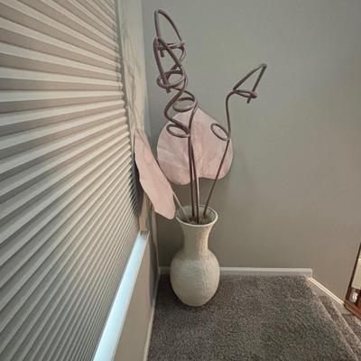 LOT 88: Large Accent Vase & Arrangement