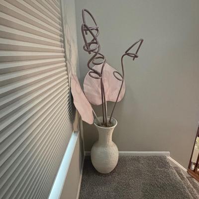 LOT 88: Large Accent Vase & Arrangement