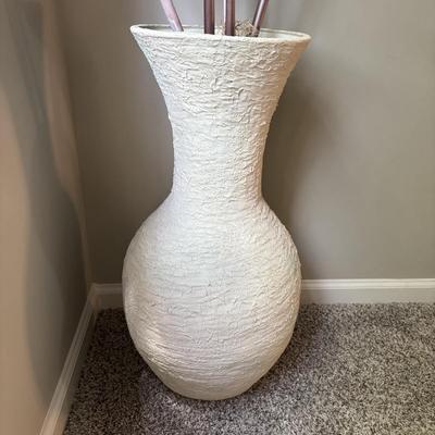LOT 88: Large Accent Vase & Arrangement
