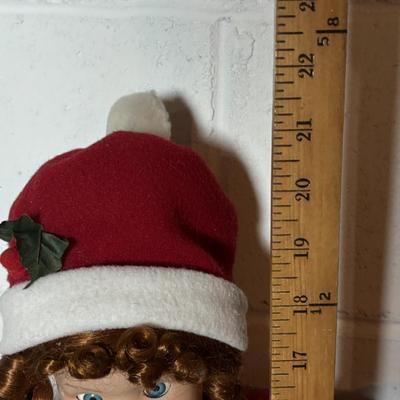 LOT 99: Holiday Animated or Musical Figures