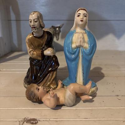 LOT 105: Vintage Handcrafted Nativity Set