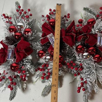LOT 106: Holiday Decor: Santa Figure, Gold Wire Sleigh, Floral Centerpiece and More